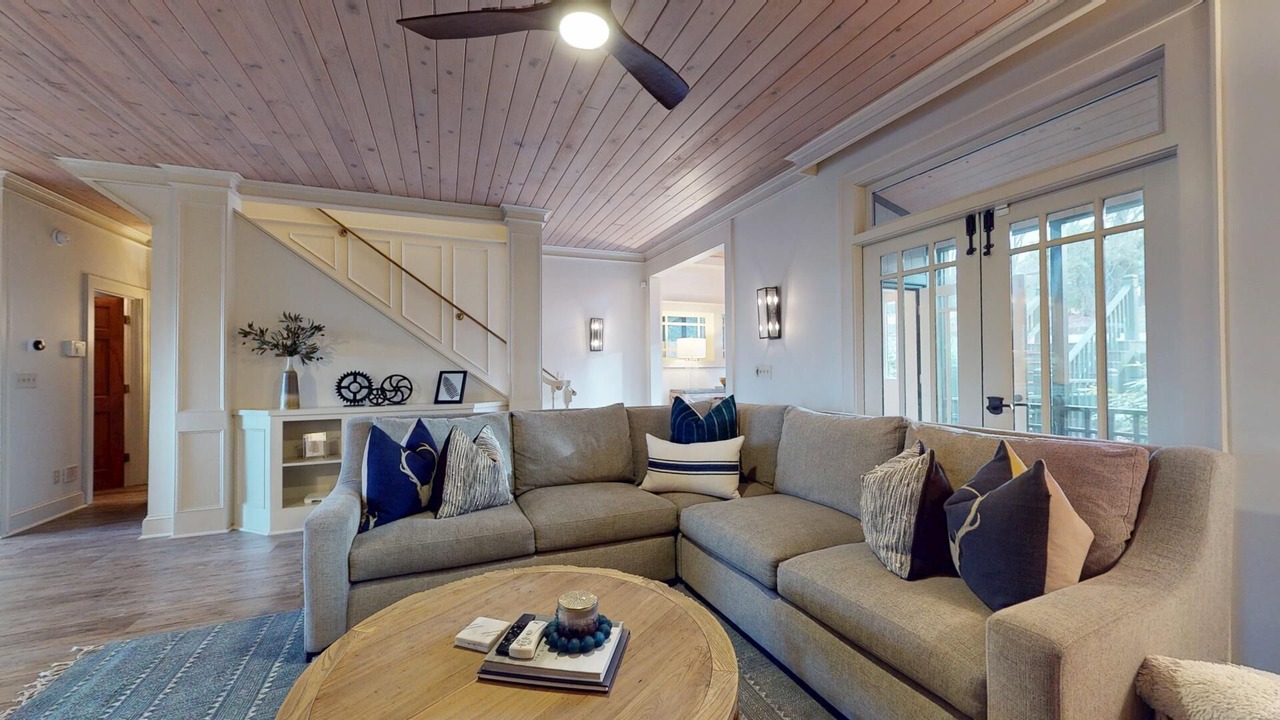 Photo of Livingroom in Highlands Hills