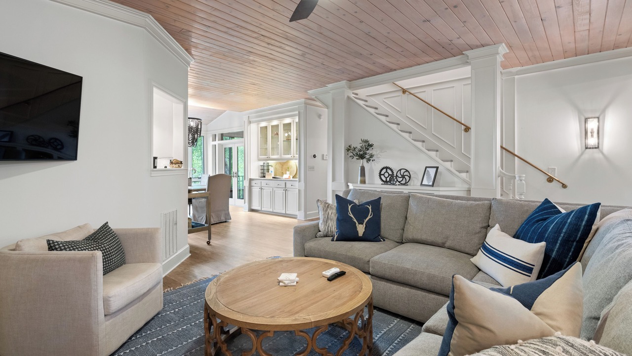 Photo of Livingroom in Highlands Hills