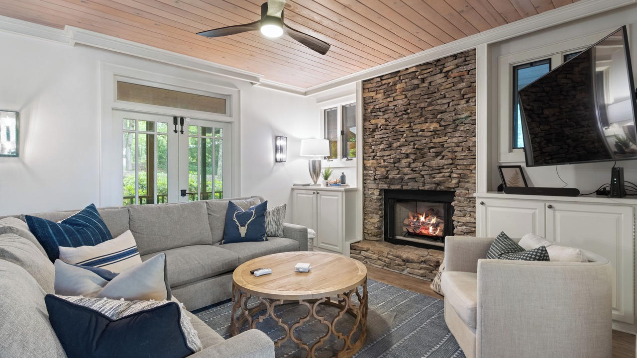 Photo of Livingroom in Highlands Hills