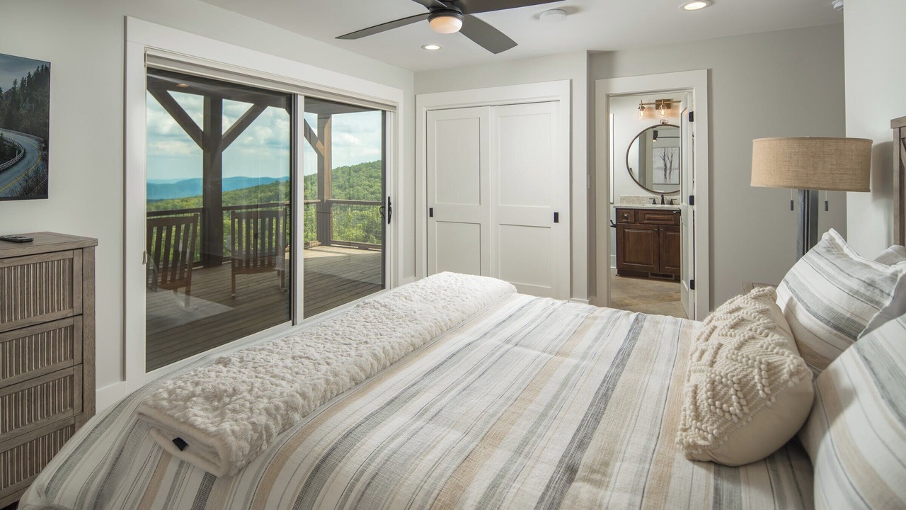 Photo of Bedroom in Lenoir