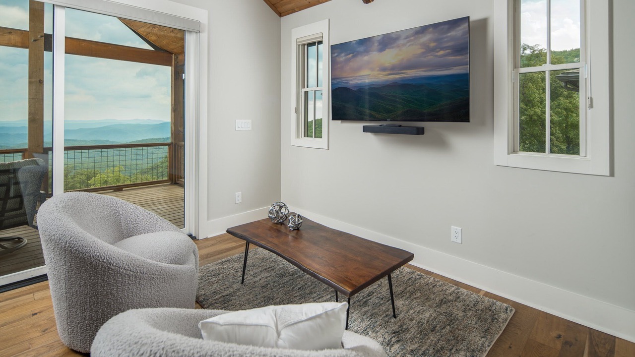 Photo of Livingroom in Lenoir