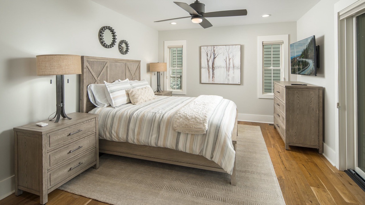 Photo of Bedroom in Lenoir