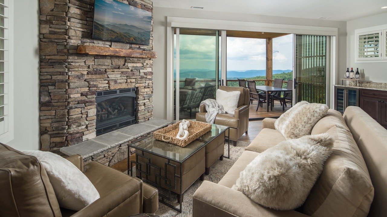 Photo of Livingroom in Lenoir