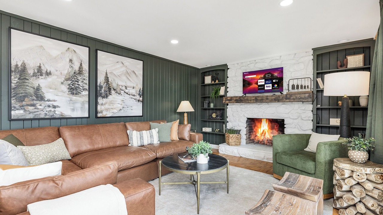 Photo of Livingroom in Seven Devils