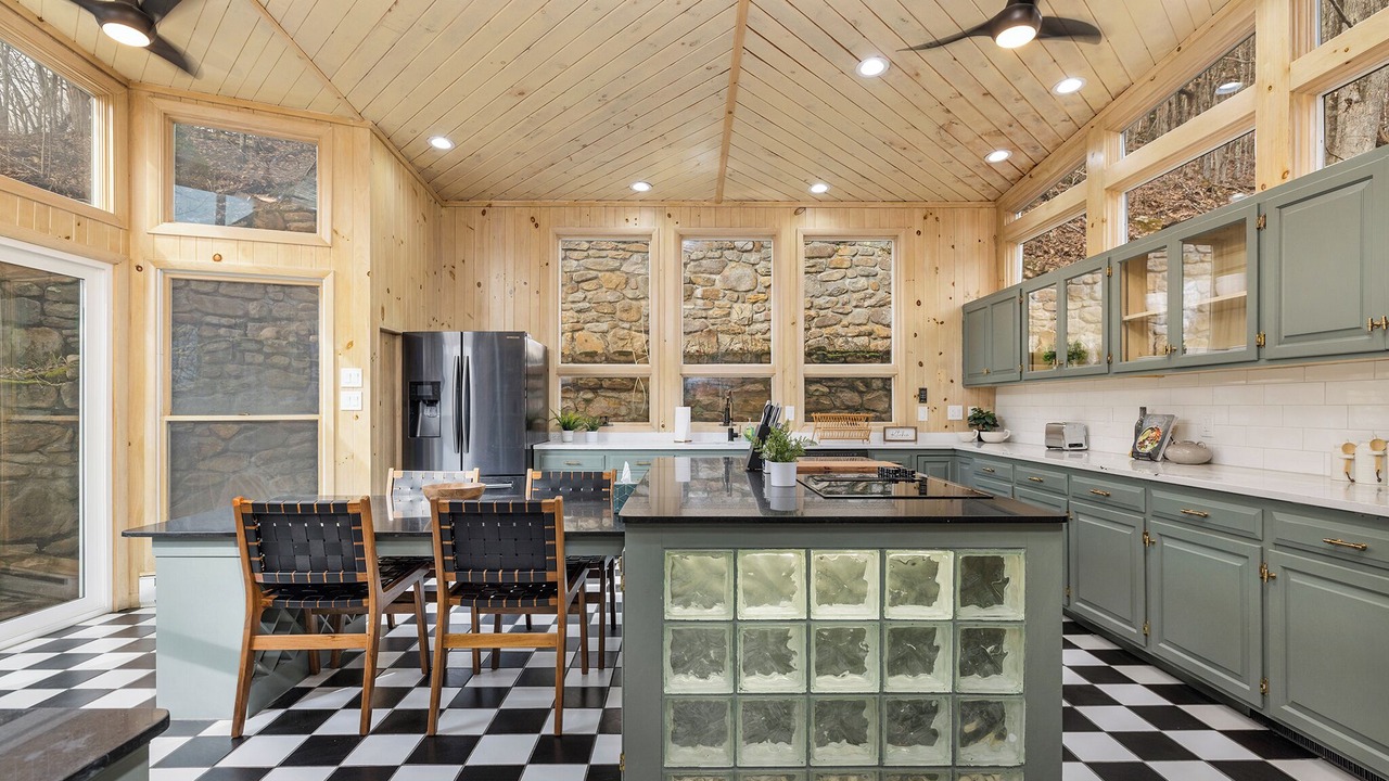 Photo of Kitchen in Seven Devils