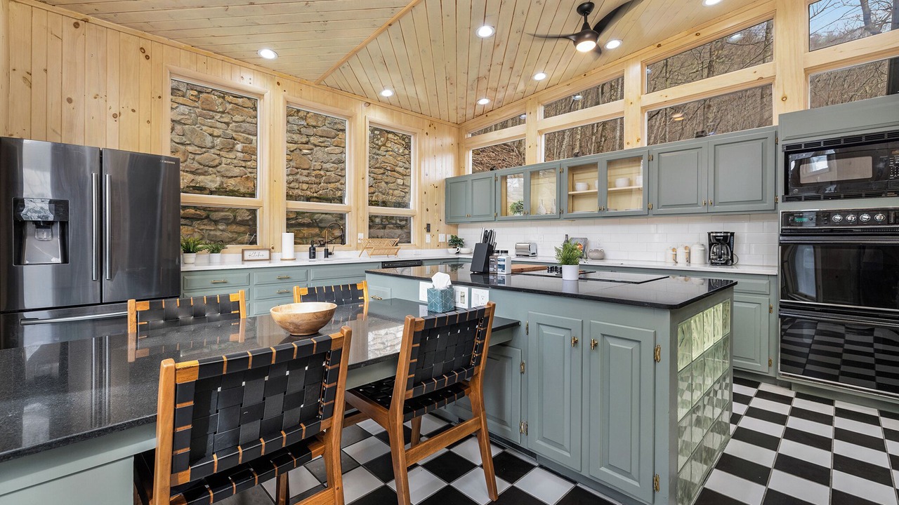 Photo of Kitchen in Seven Devils