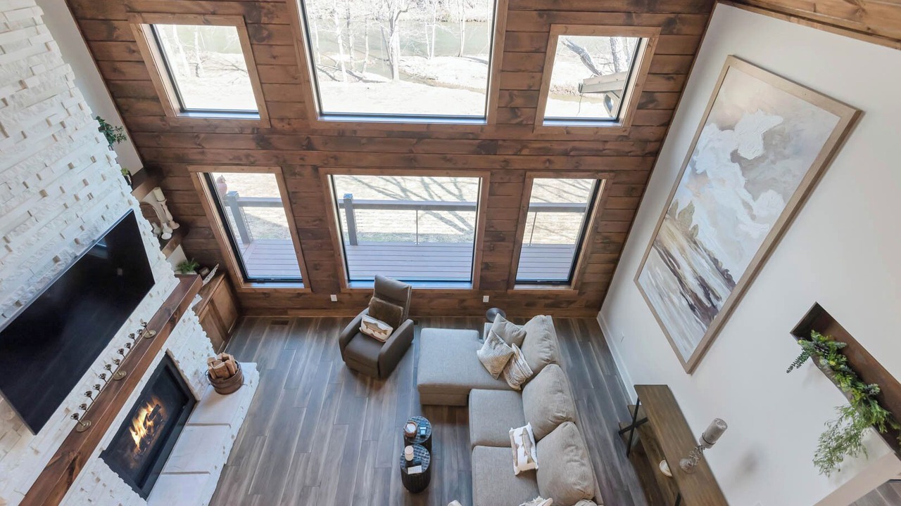 Photo of Livingroom in Lansing