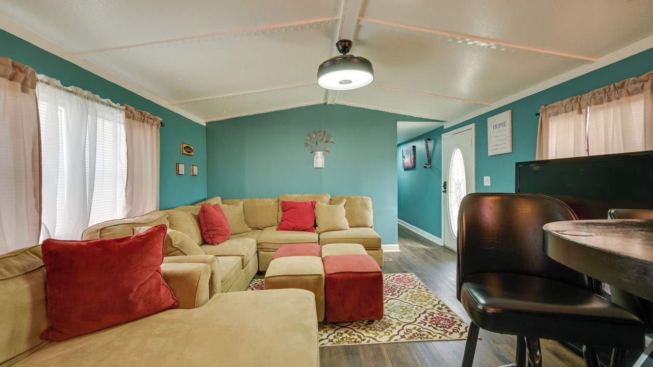 Photo of Livingroom in Crisp