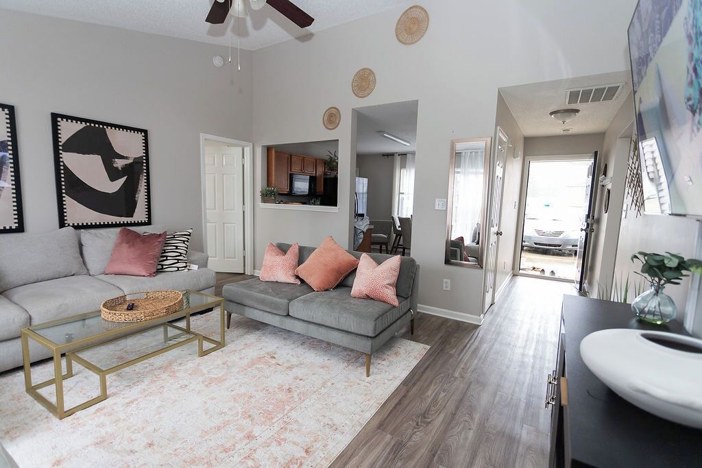 Photo of Livingroom in Oakdale