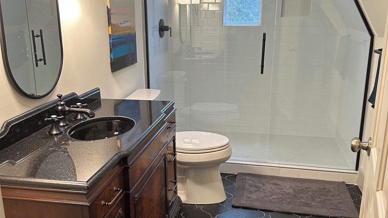 Photo of Bathroom in East Hill
