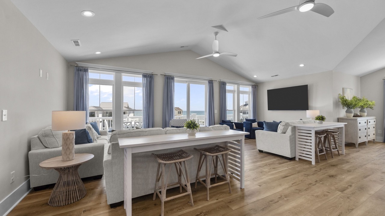 Photo of Livingroom in McCutcheon Field