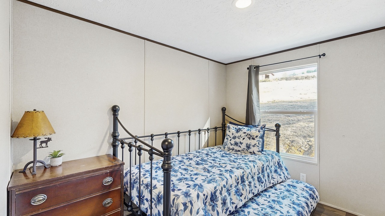 Photo of Bedroom in Hendersonville