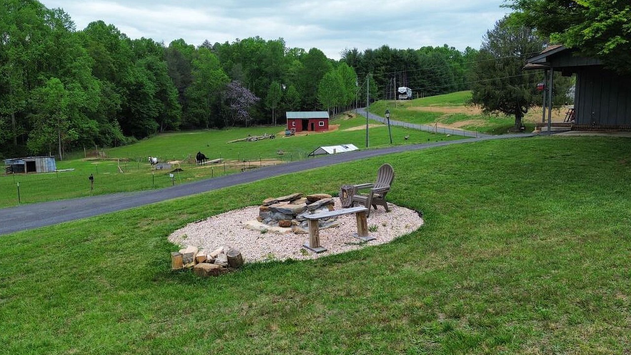Photo of Outdoor in Hendersonville