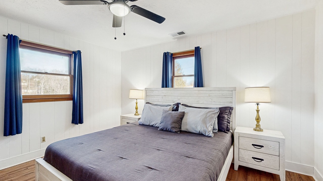 Photo of Bedroom in Hendersonville