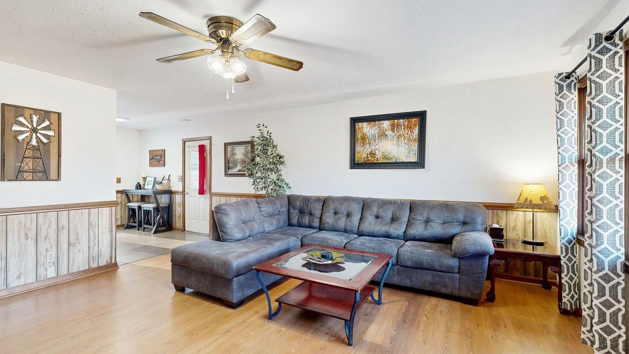 Photo of Livingroom in Hendersonville