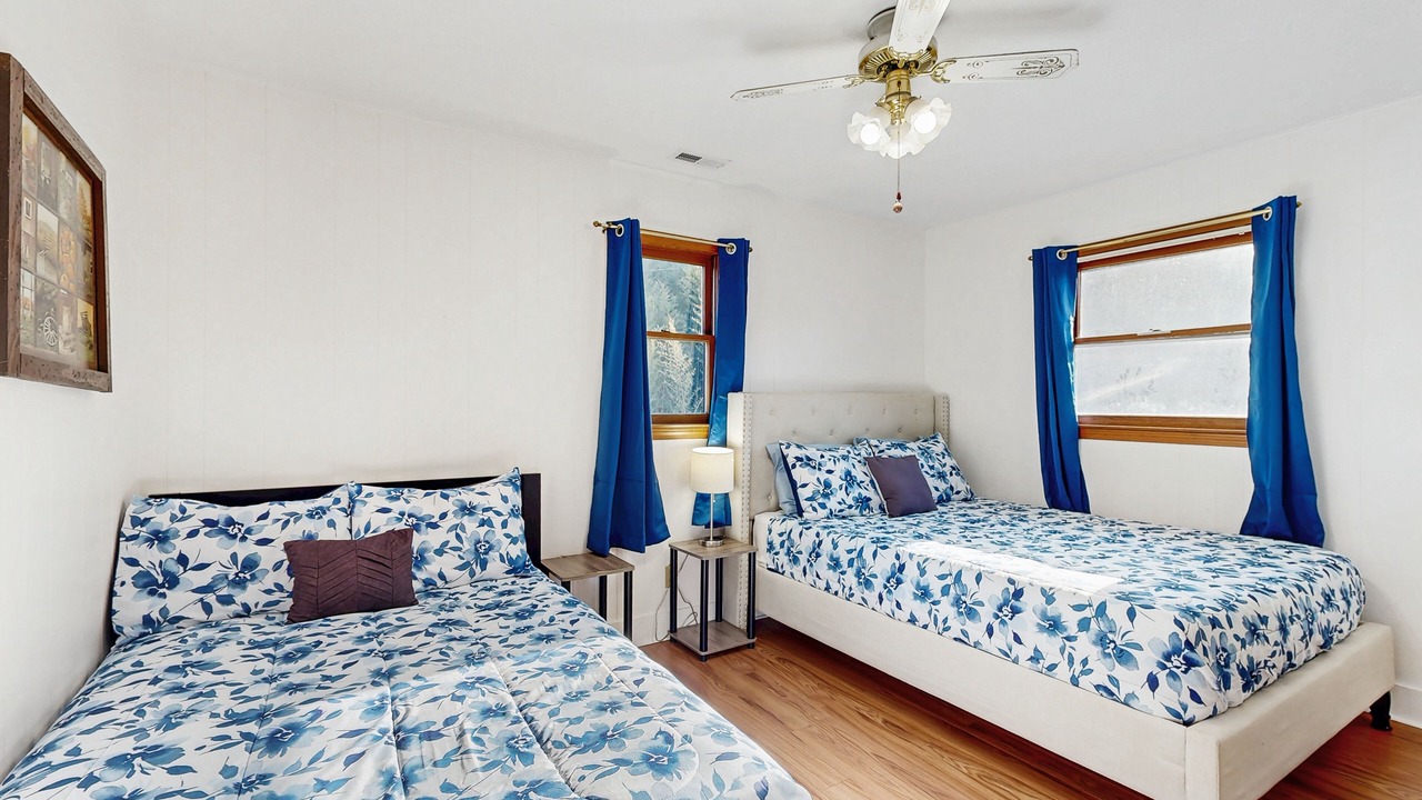 Photo of Bedroom in Hendersonville