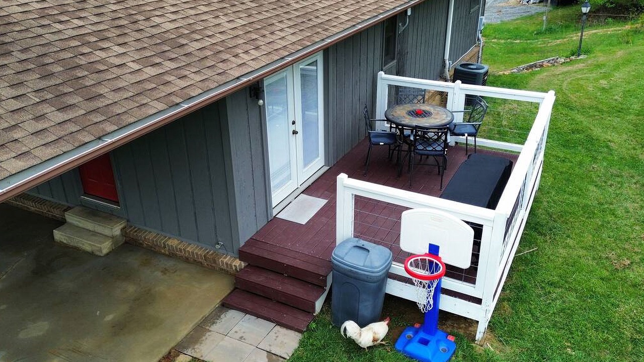 Photo of Outdoor in Hendersonville