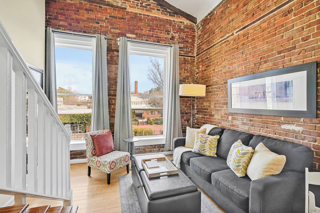 Photo of Livingroom in Wilmington Historic District