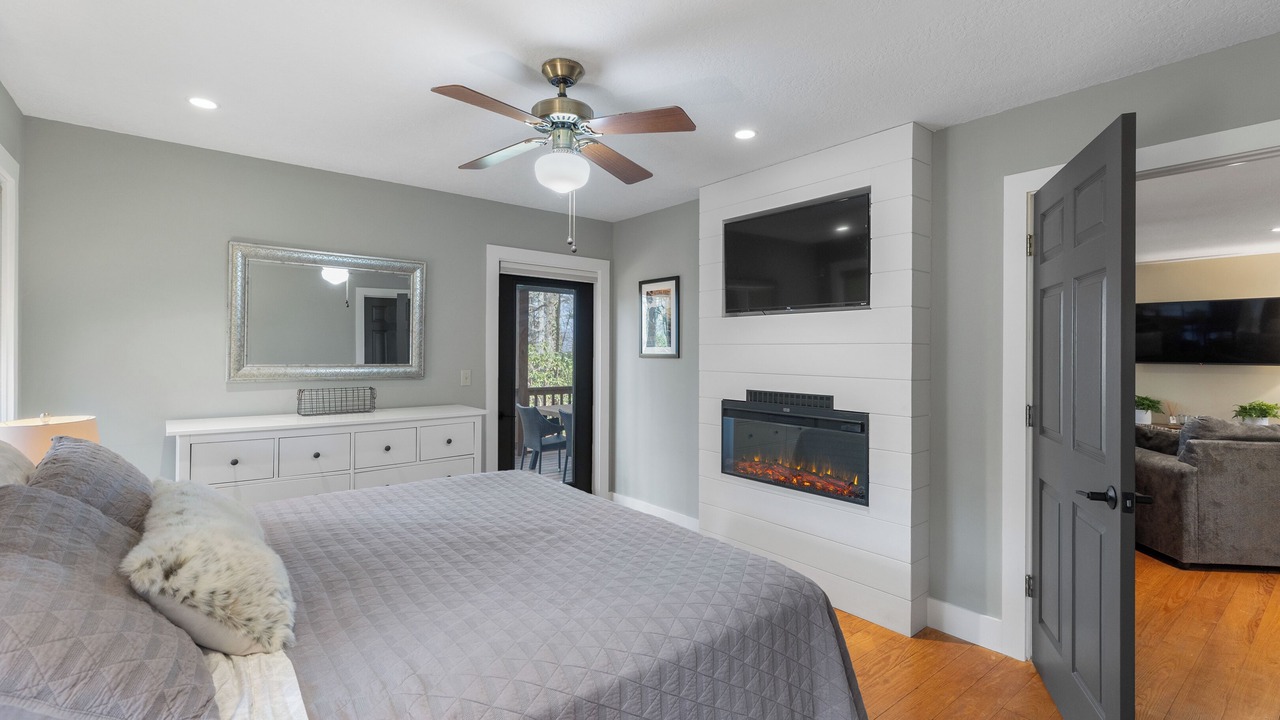 Photo of Bedroom in Glenville