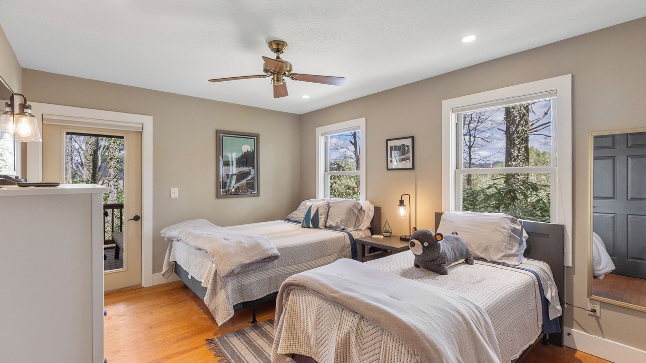 Photo of Bedroom in Glenville