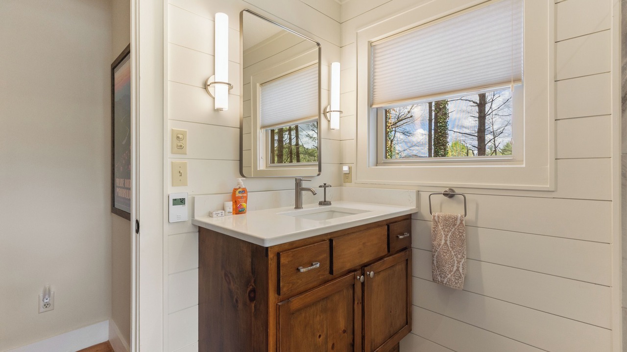 Photo of Bathroom in Glenville