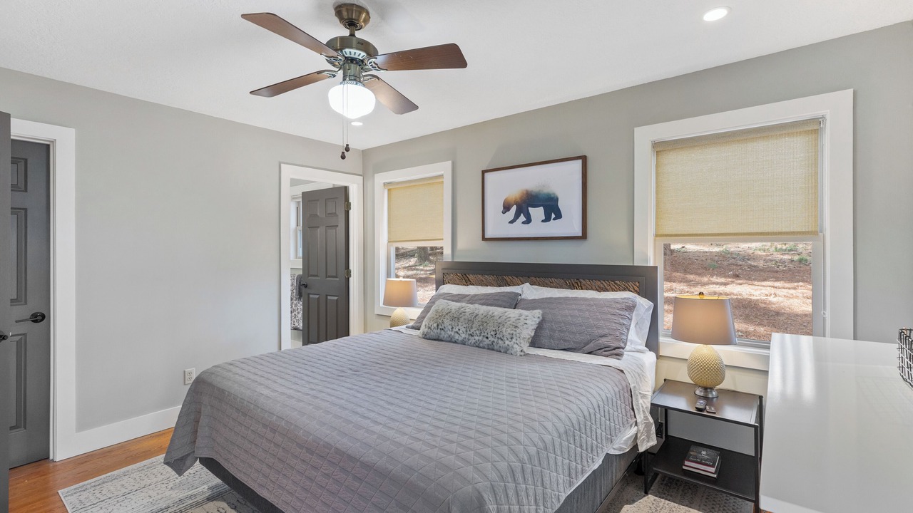 Photo of Bedroom in Glenville
