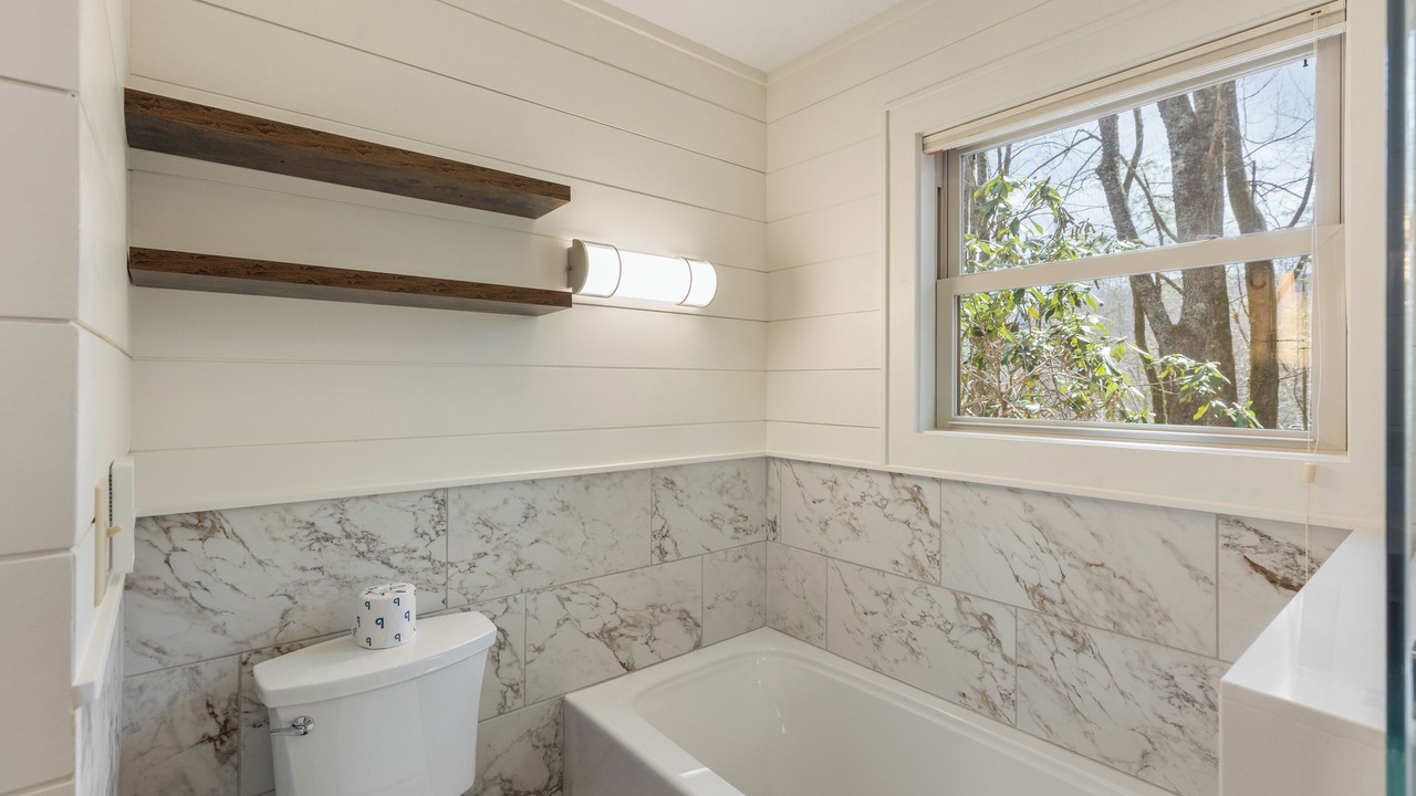 Photo of Bathroom in Glenville