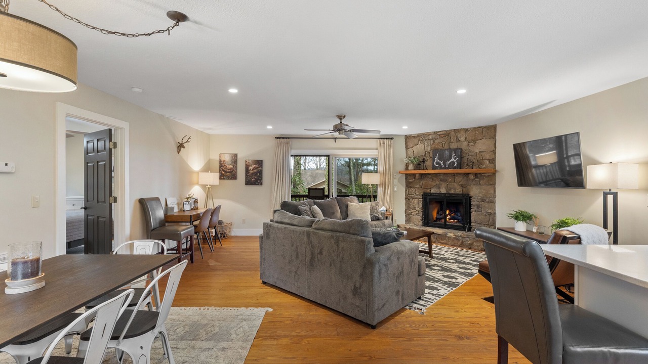 Photo of Livingroom in Glenville