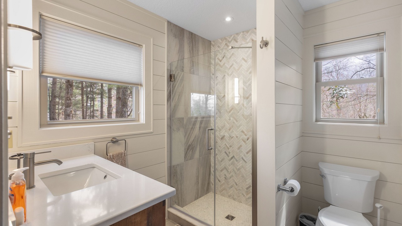Photo of Bathroom in Glenville