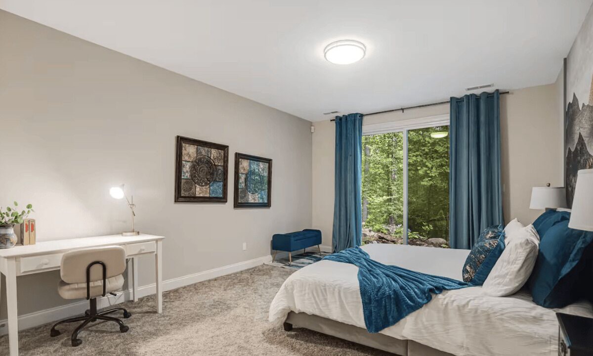Photo of Bedroom in Asheville