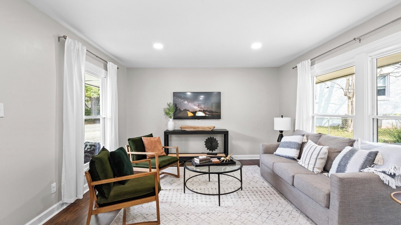 Photo of Livingroom in East Raleigh