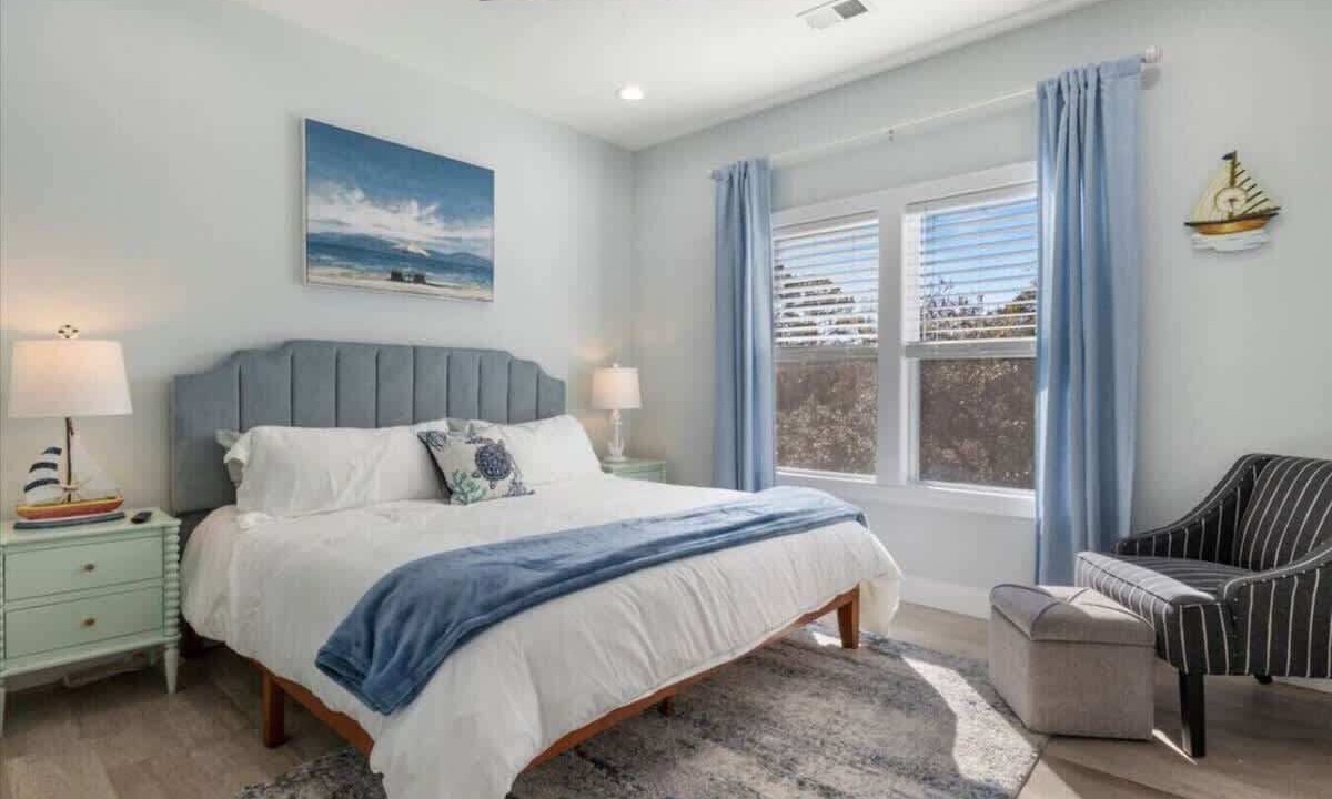 Photo of Bedroom in Wilmington Beach