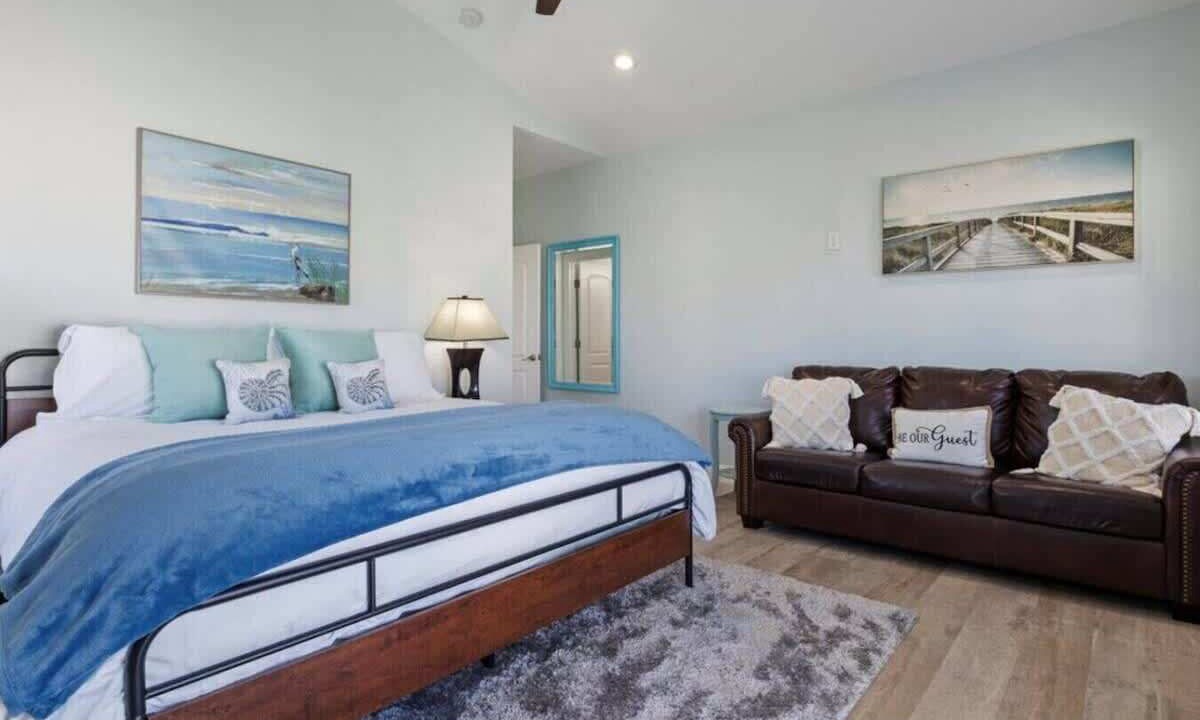 Photo of Bedroom in Wilmington Beach