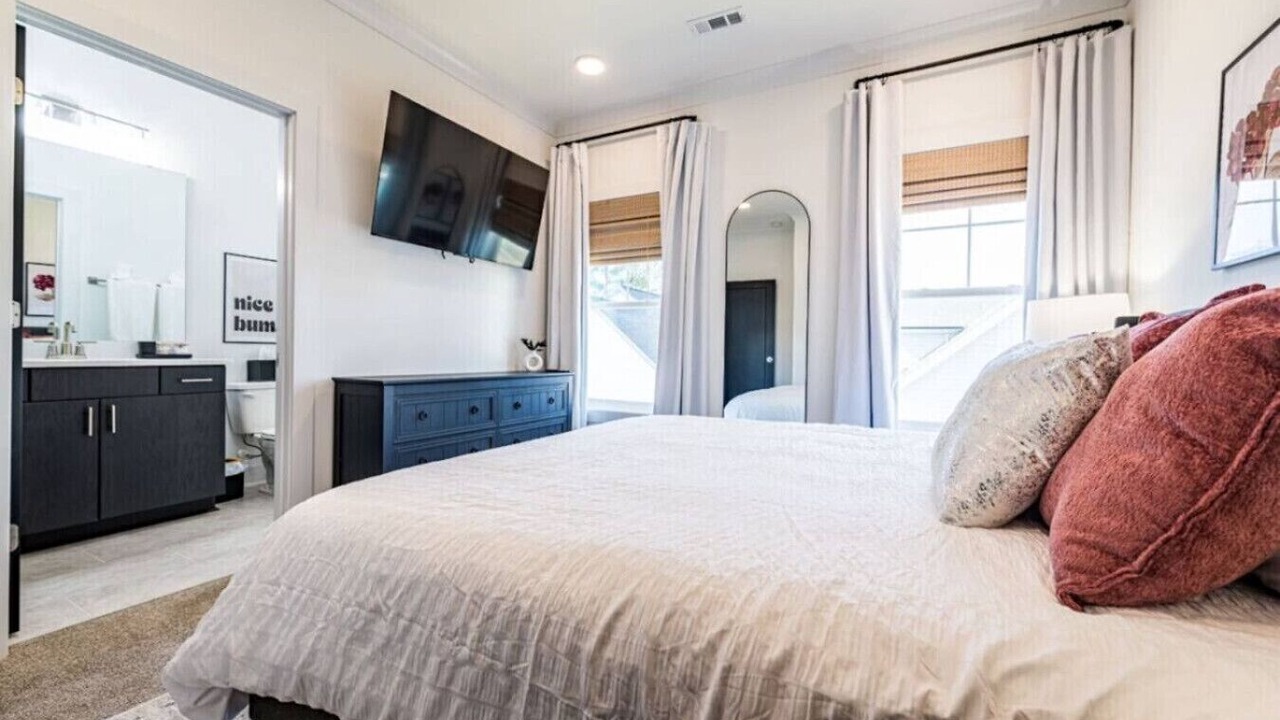 Photo of Bedroom in Apex