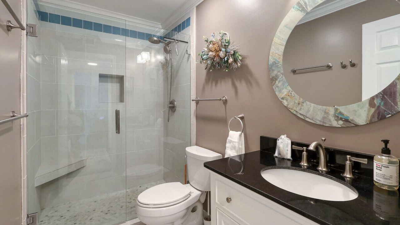 Photo of Bathroom in Harbour Town