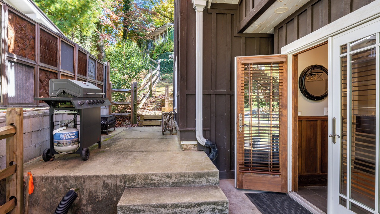 Photo of Patio Balcony in Lake Junaluska