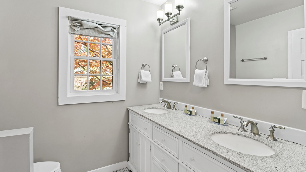 Photo of Bathroom in Lake Junaluska
