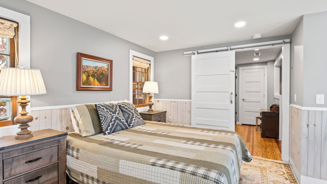 Photo of Bedroom in Lake Junaluska
