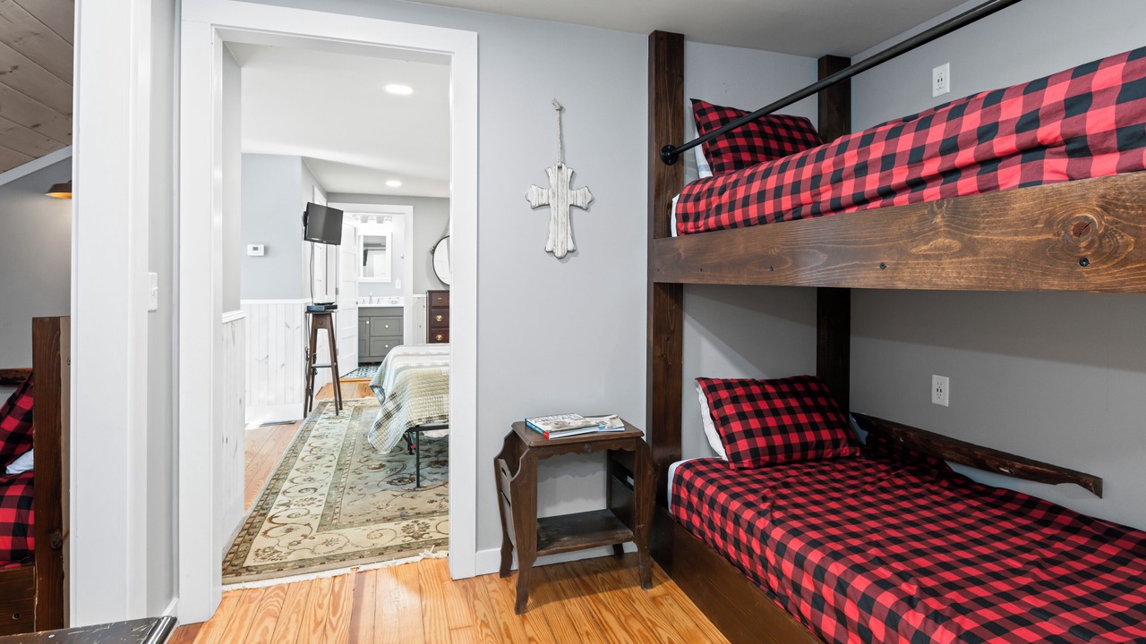 Photo of Bedroom in Lake Junaluska