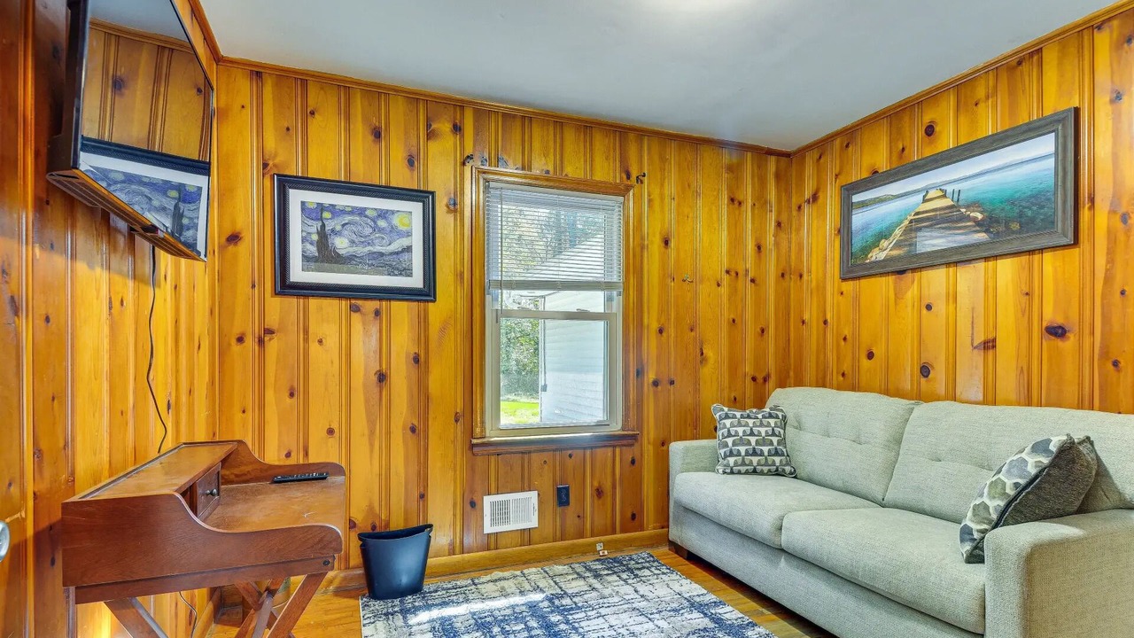 Photo of Livingroom in Northeast Raleigh