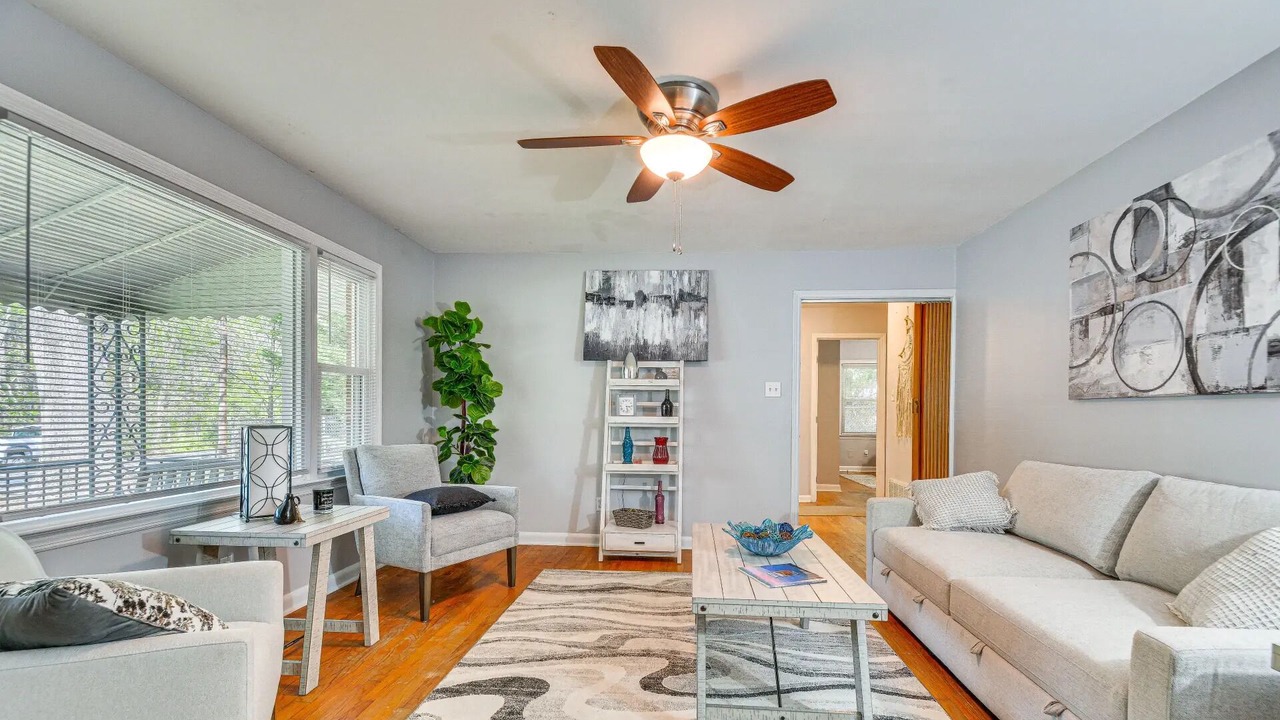 Photo of Livingroom in Northeast Raleigh
