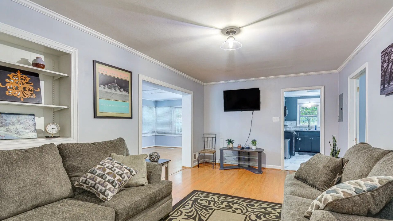 Photo of Livingroom in Northeast Raleigh