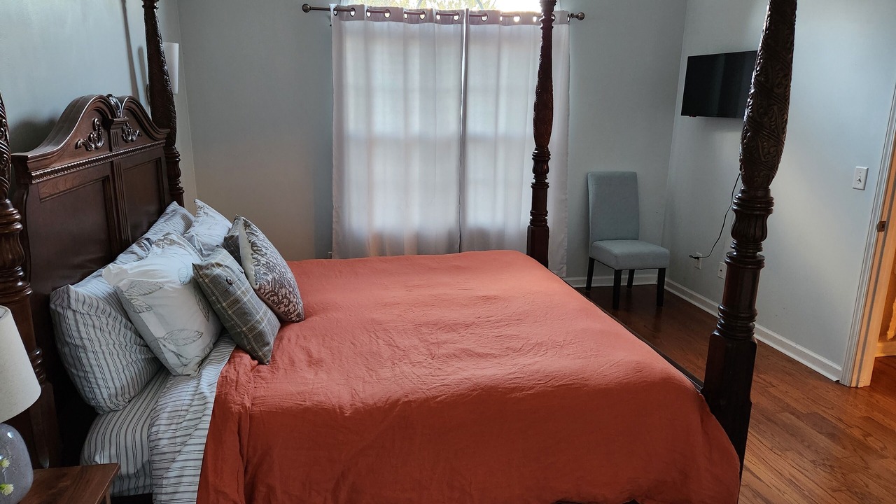 Photo of Bedroom in Guntersville