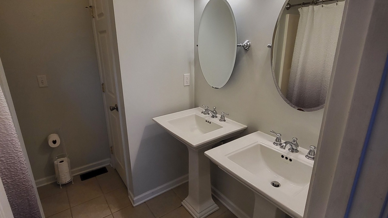 Photo of Bathroom in Guntersville