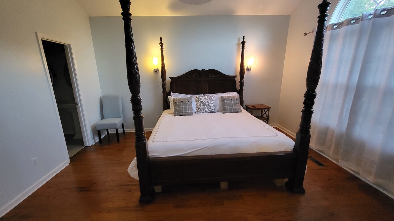 Photo of Bedroom in Guntersville