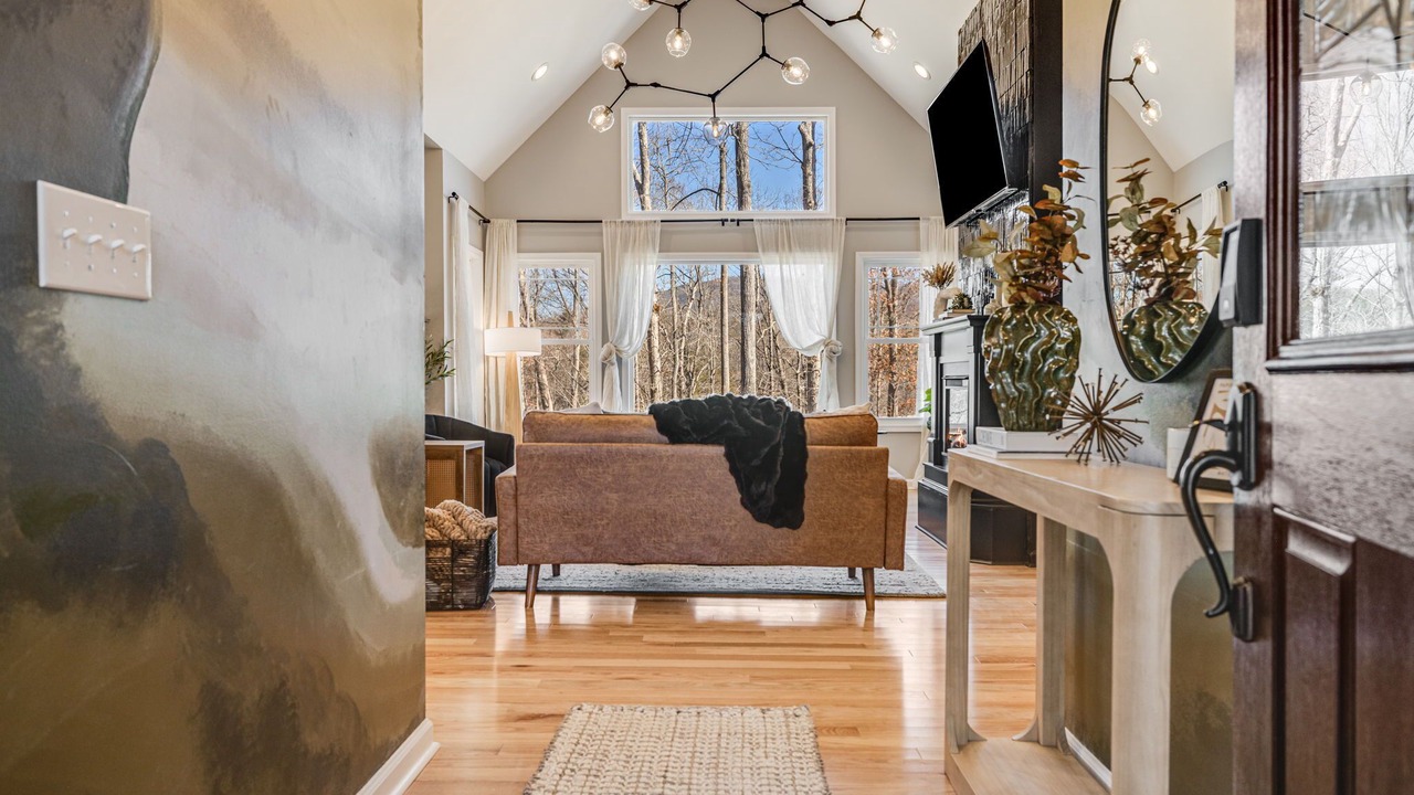 Photo of Livingroom in Hendersonville