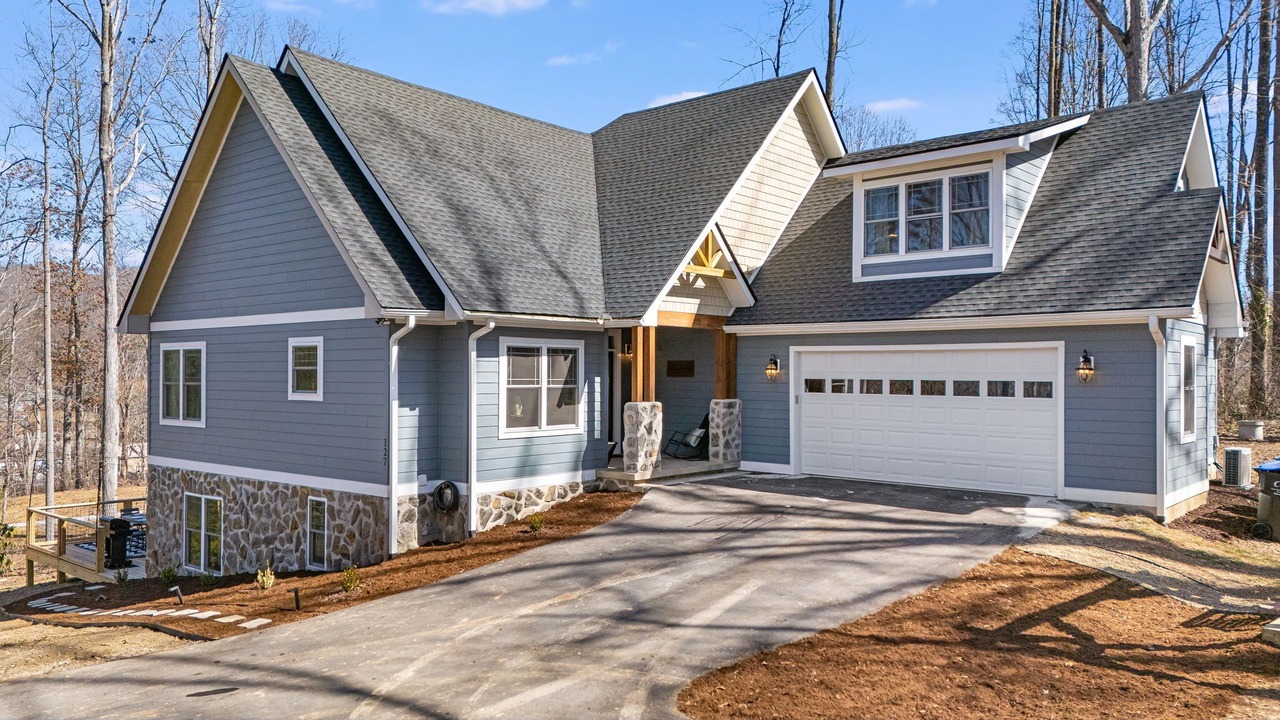Photo of Outdoor in Hendersonville