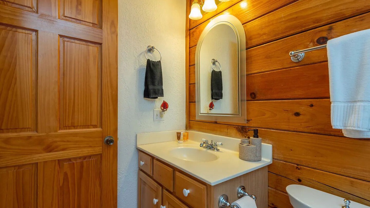 Photo of Bathroom in Candler