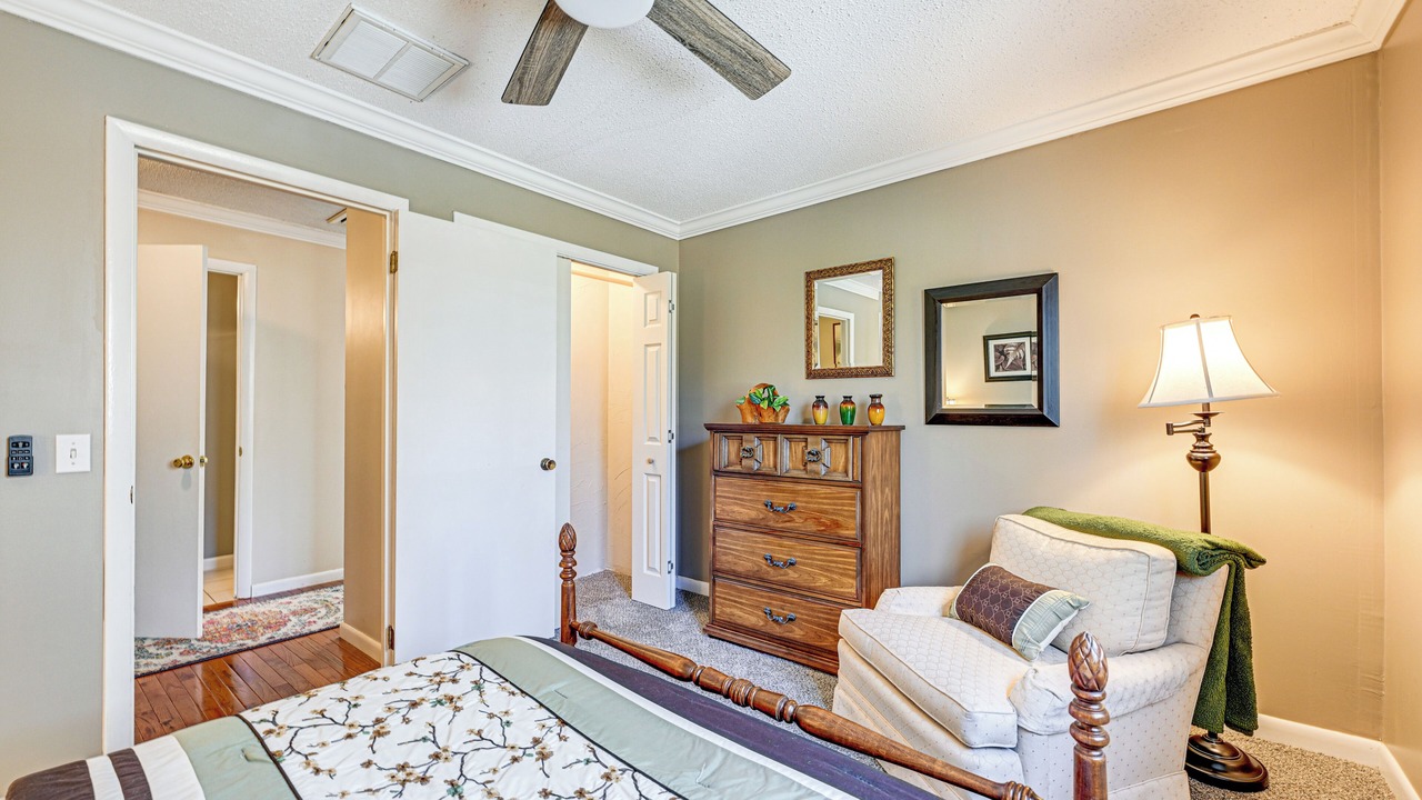 Photo of Bedroom in Robbinsville