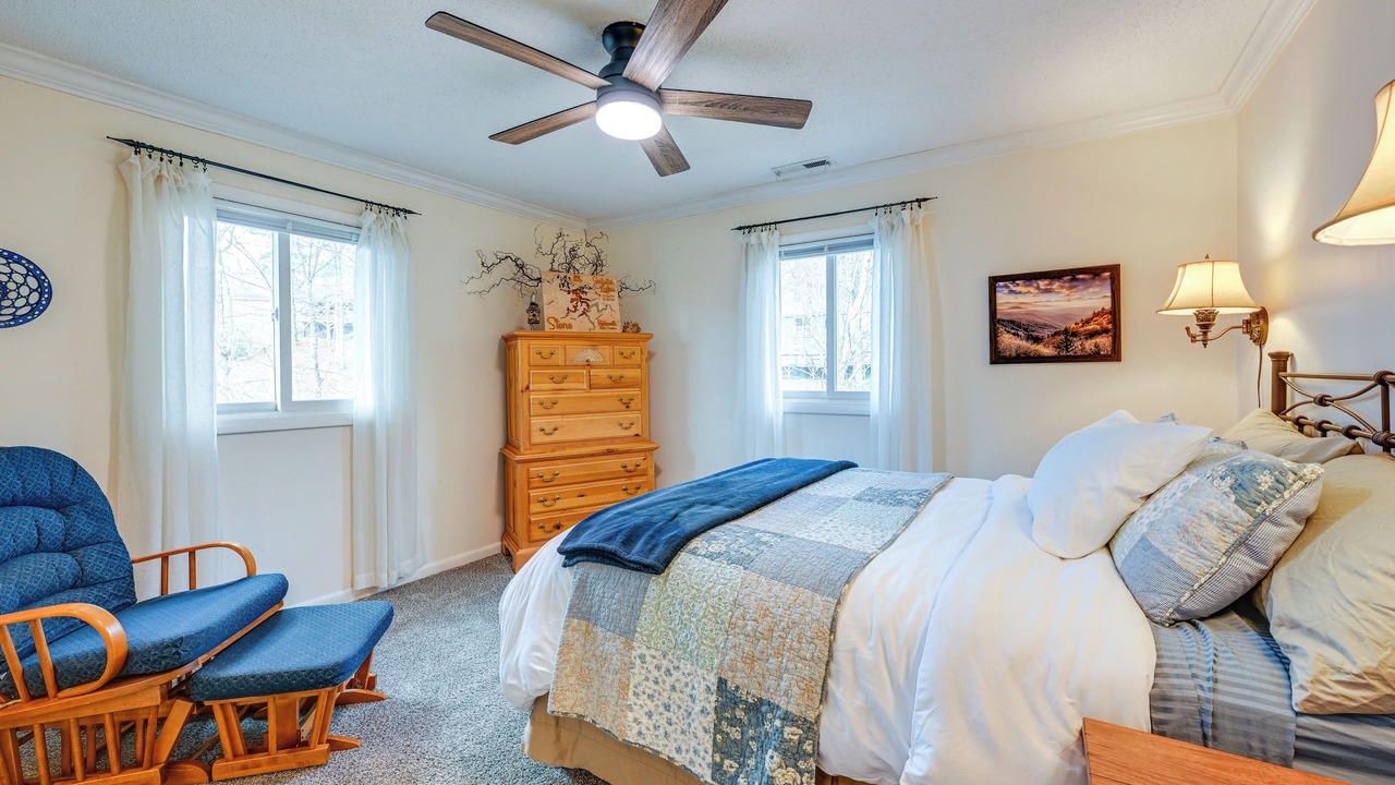 Photo of Bedroom in Robbinsville
